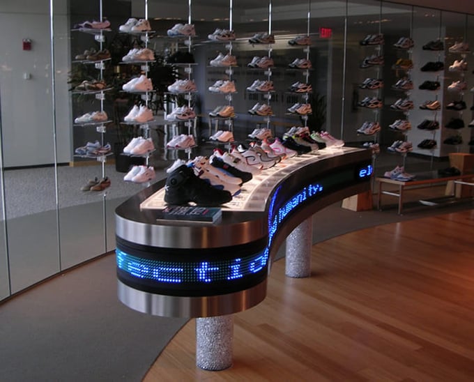 Reebok-Contoured-LED-Display